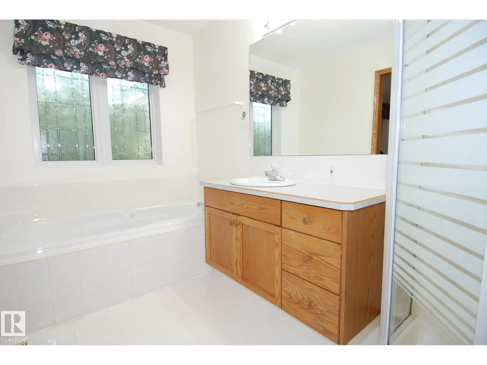 2 ALTON DR