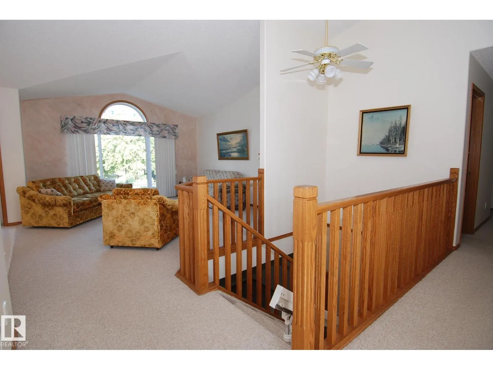 2 ALTON DR