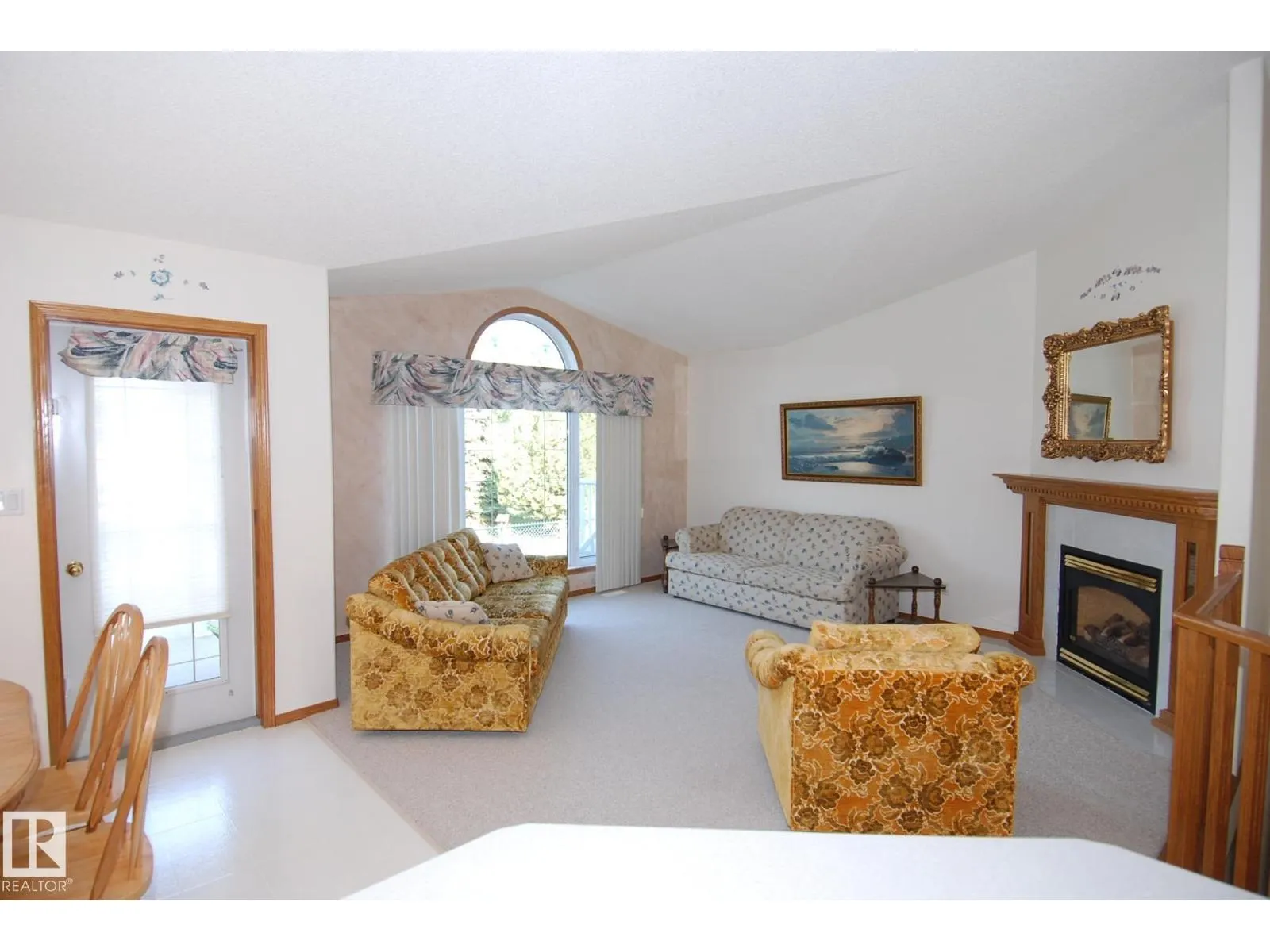 2 ALTON DR