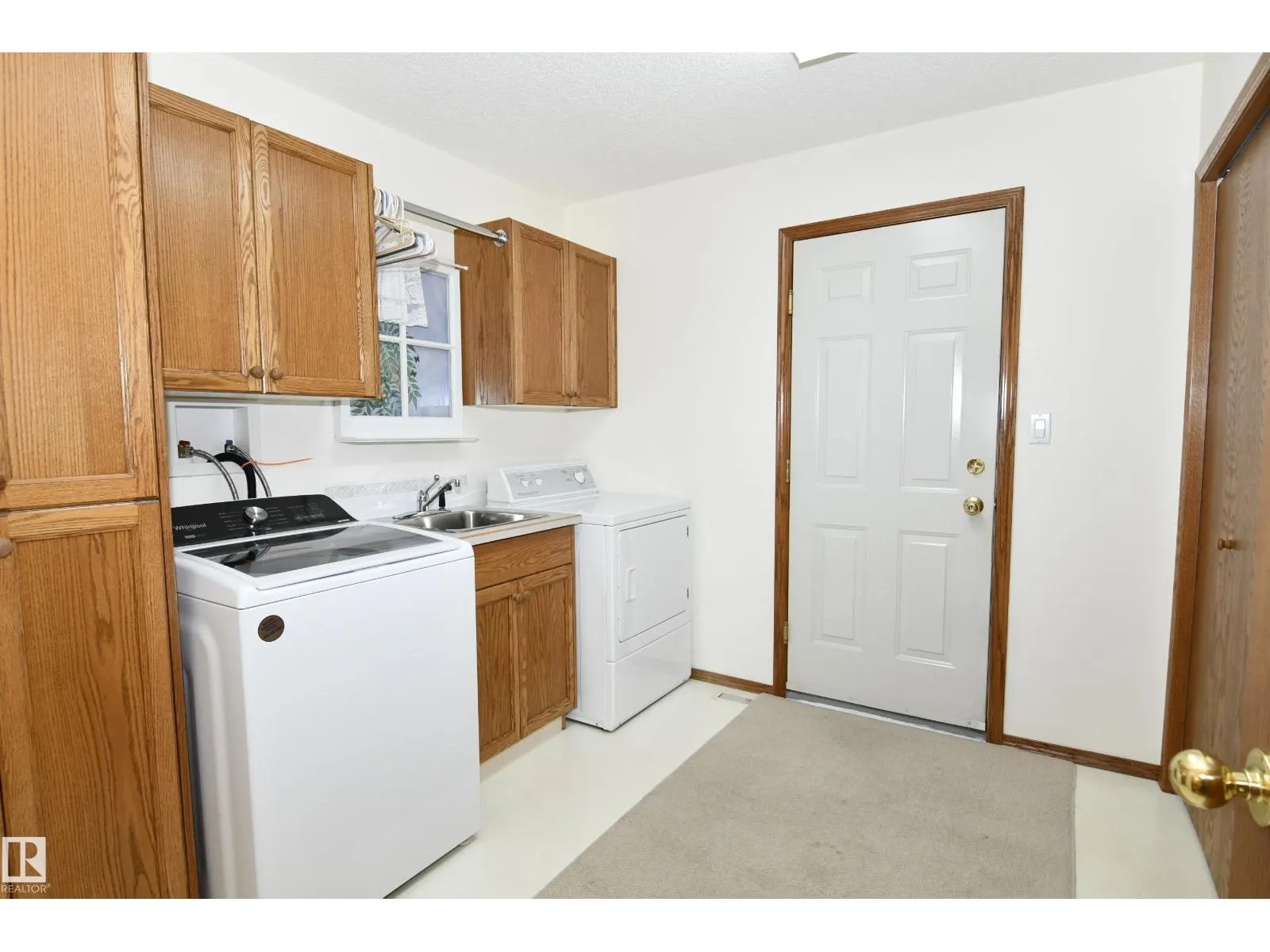 2 ALTON DR