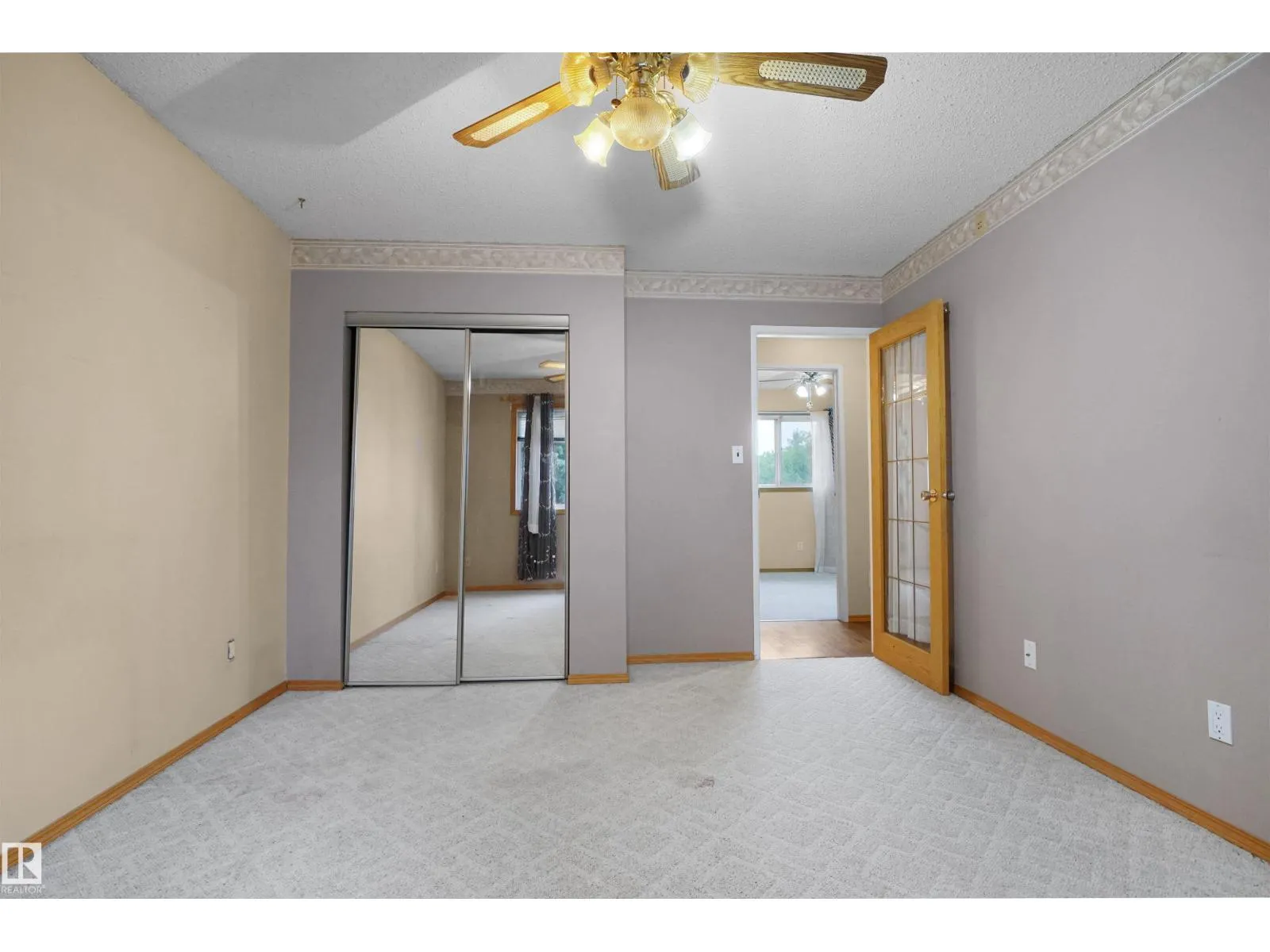 6723 40 AV NW