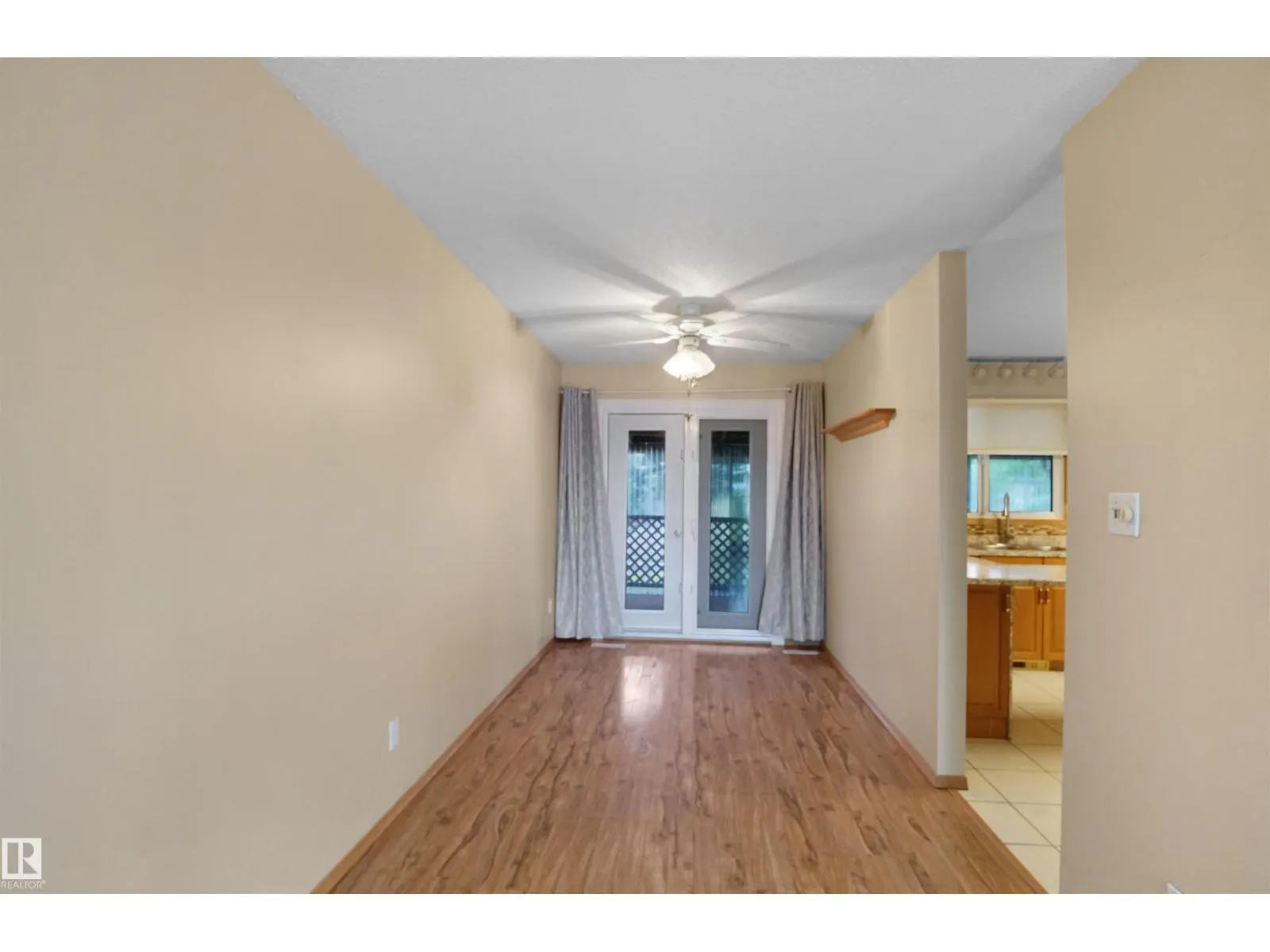 6723 40 AV NW