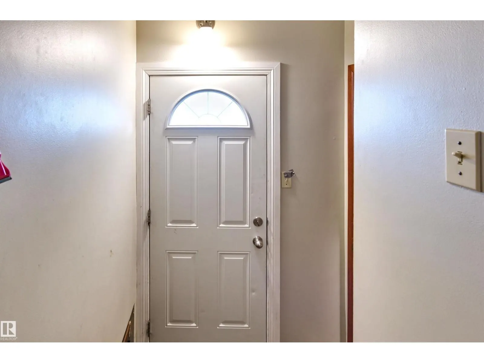 13008-13010 102 ST NW