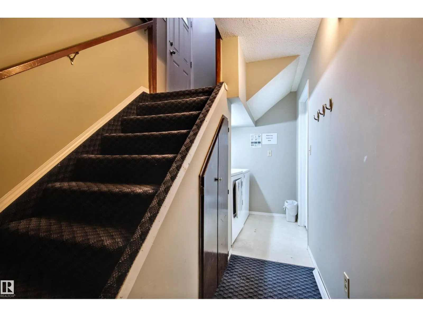 13008-13010 102 ST NW