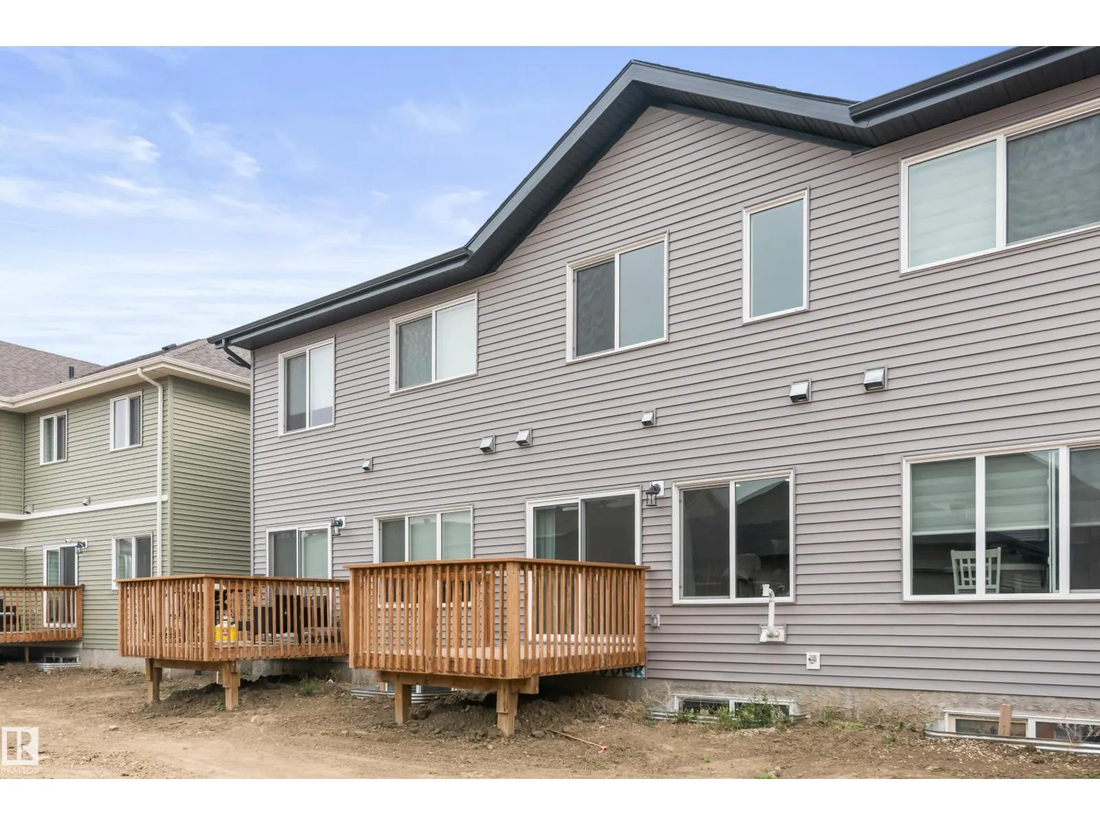 #20 740 DANIELS WY SW
