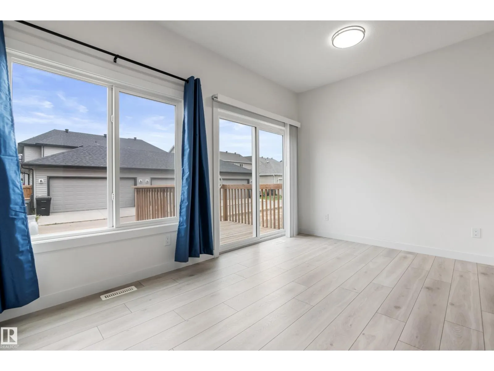 #20 740 DANIELS WY SW