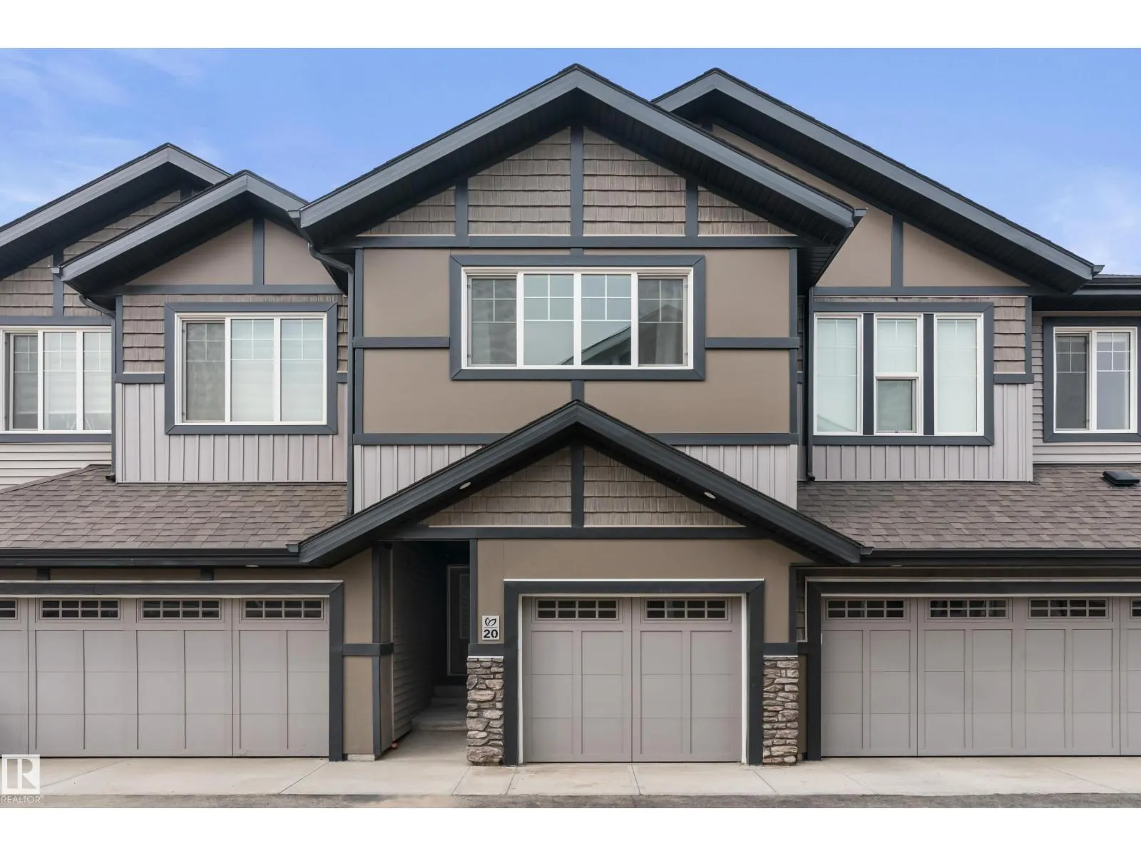 #20 740 DANIELS WY SW