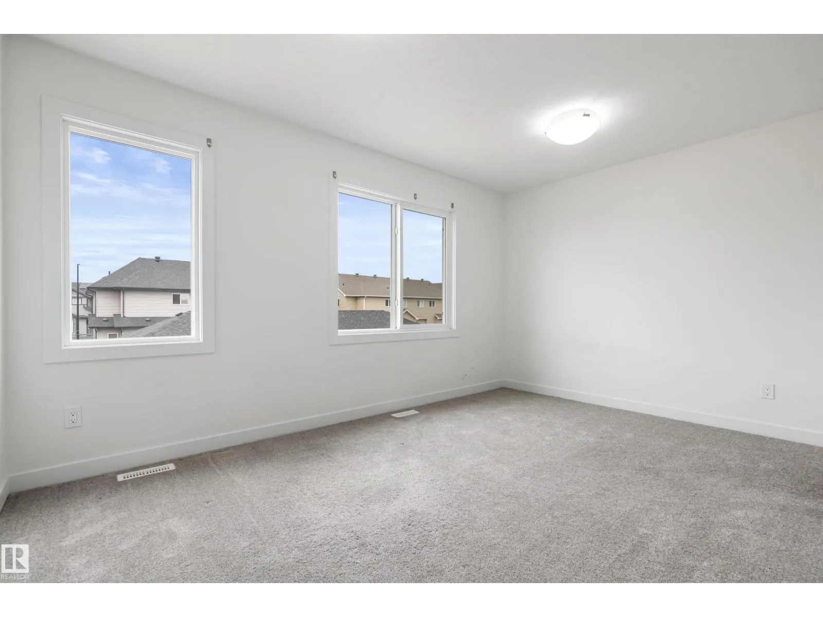 #20 740 DANIELS WY SW