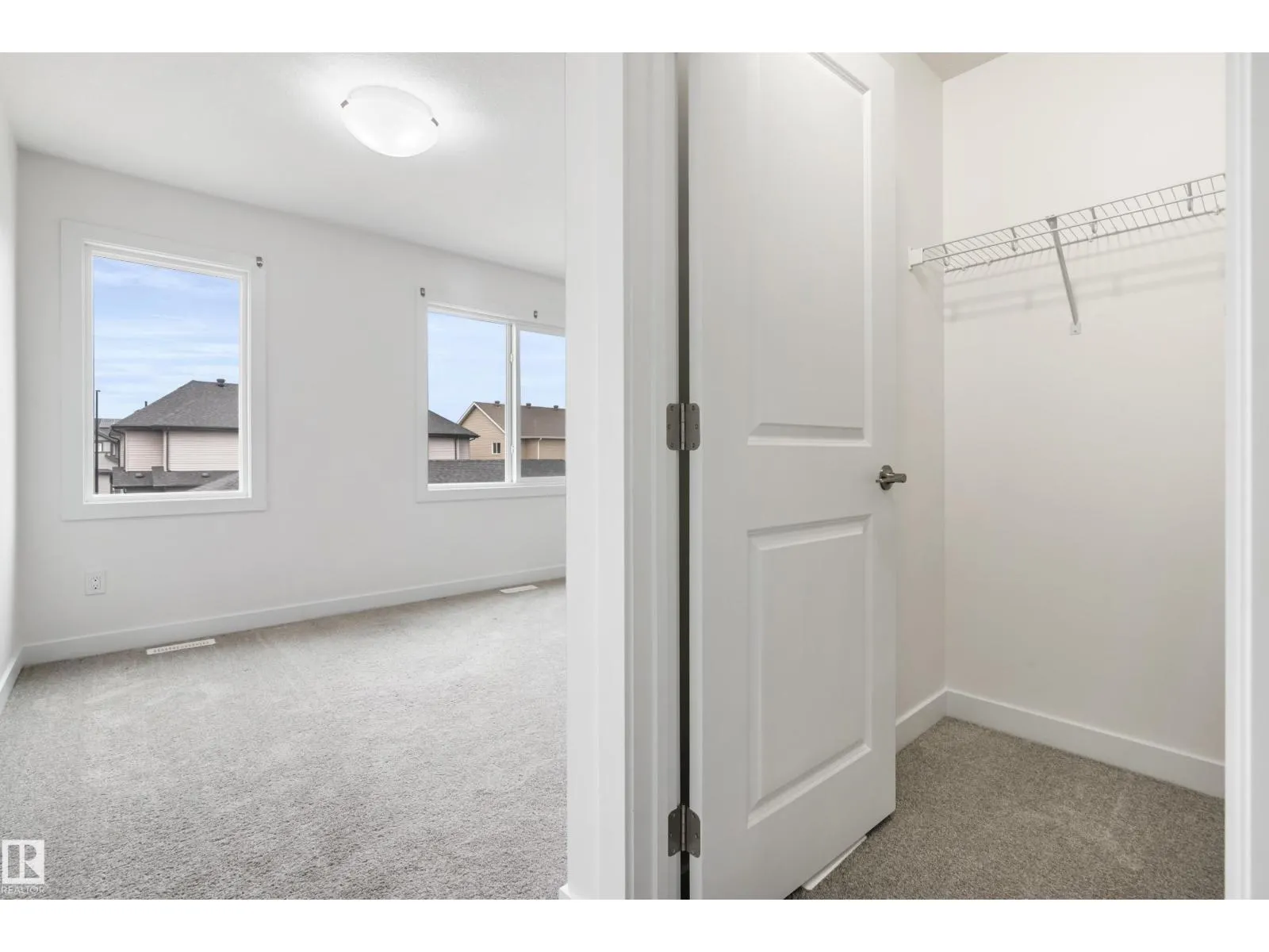 #20 740 DANIELS WY SW