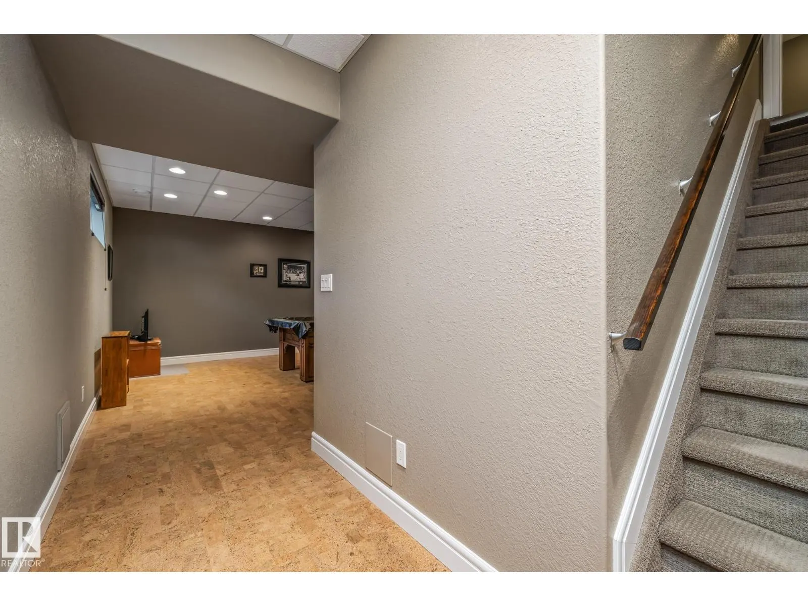 39 HILLSIDE TC