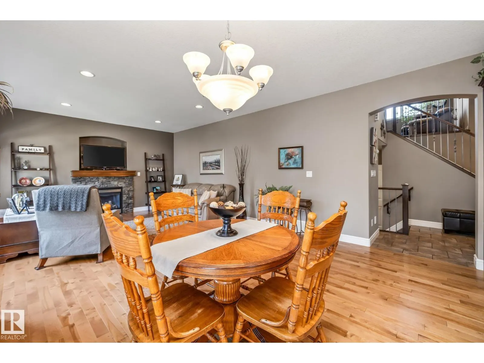 39 HILLSIDE TC