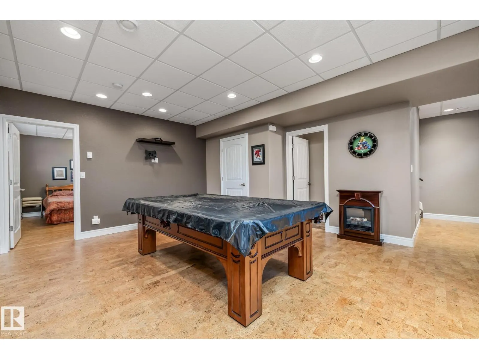 39 HILLSIDE TC