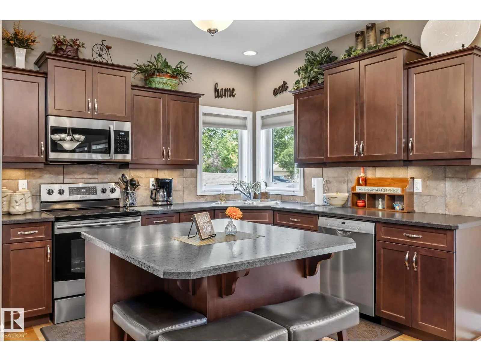 39 HILLSIDE TC