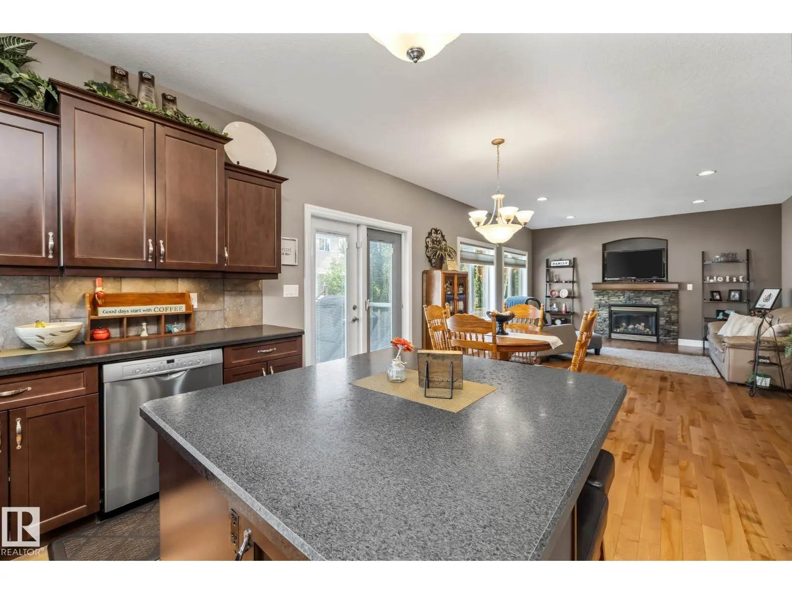 39 HILLSIDE TC