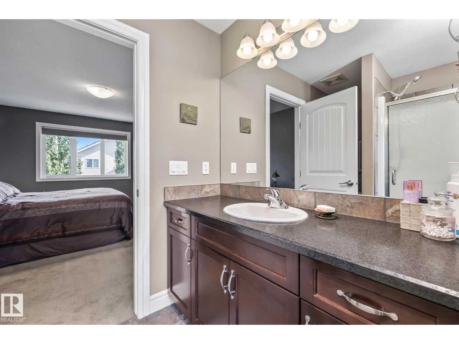 39 HILLSIDE TC