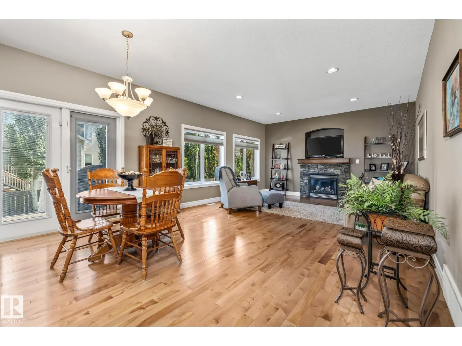 39 HILLSIDE TC