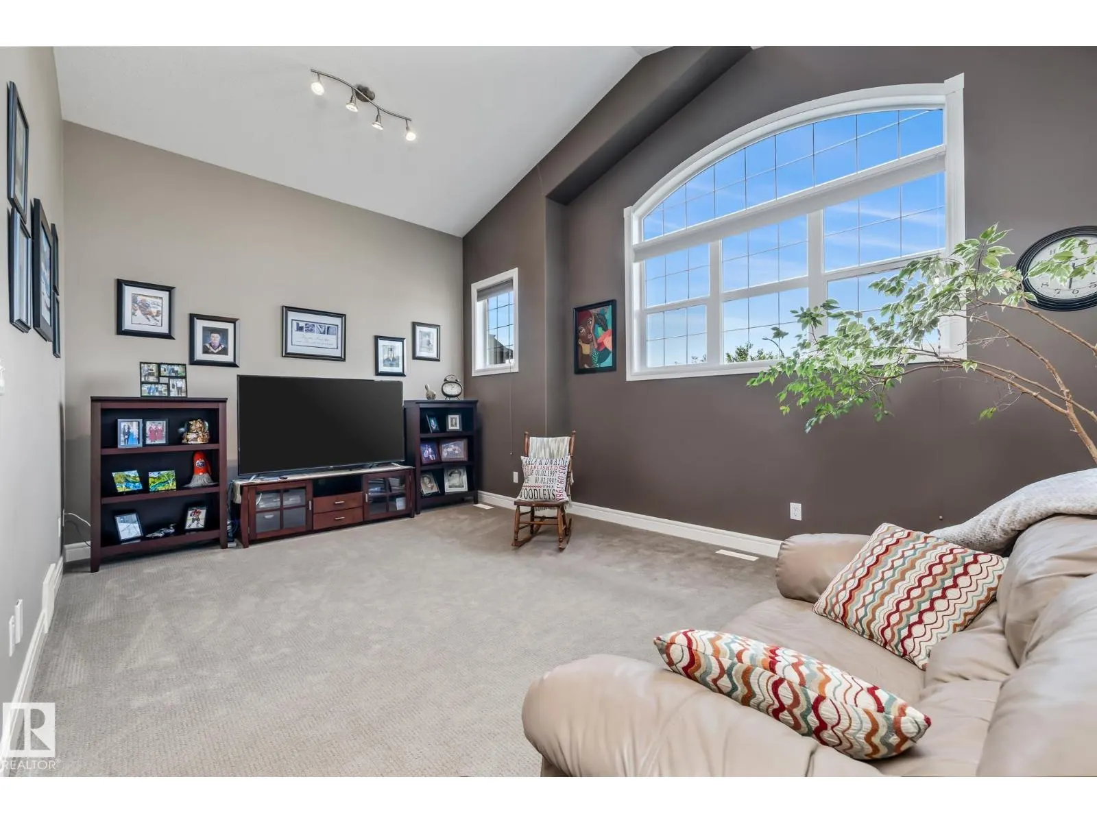 39 HILLSIDE TC