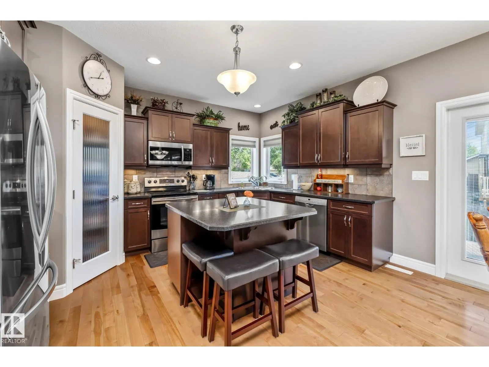 39 HILLSIDE TC
