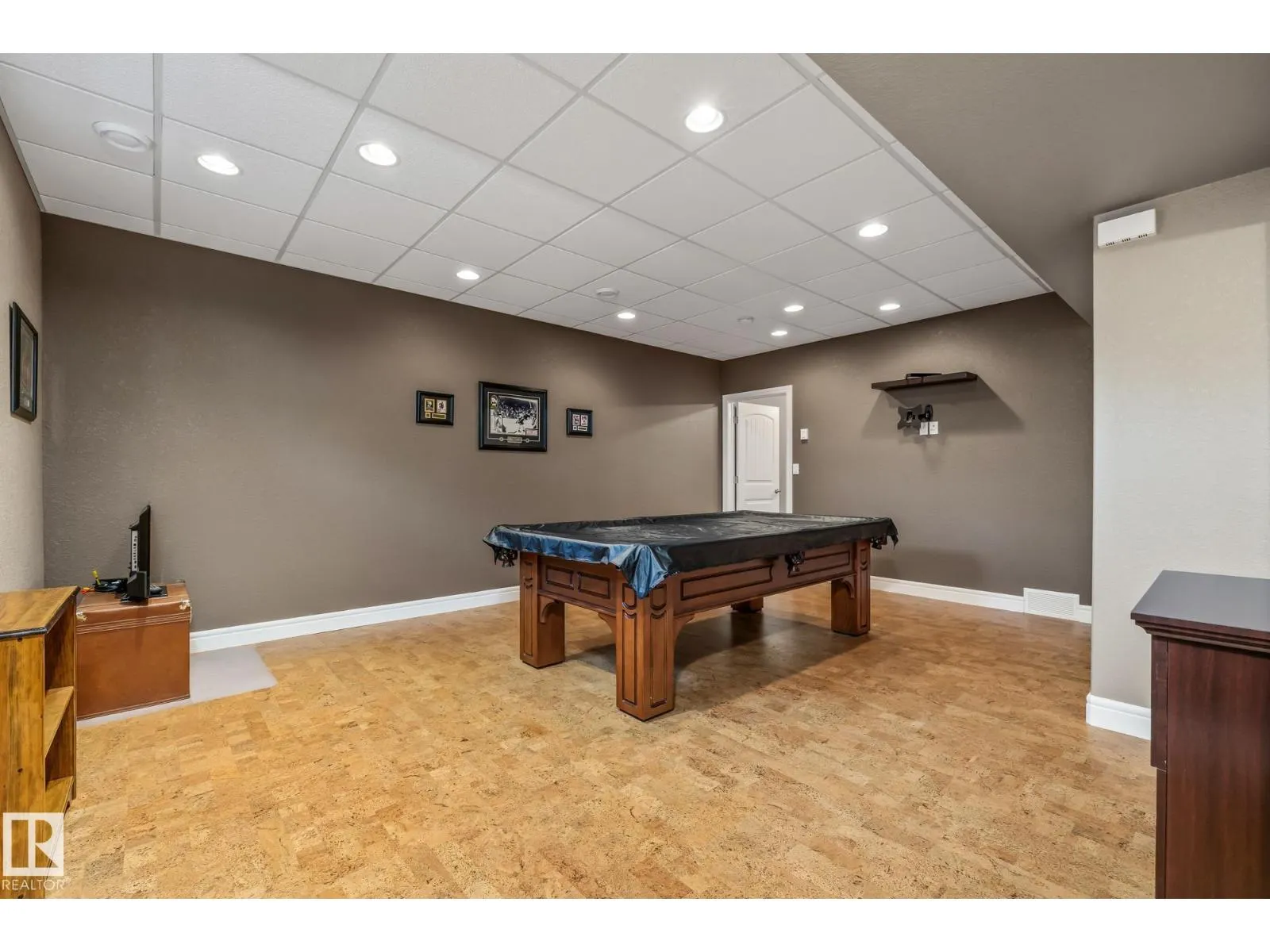 39 HILLSIDE TC