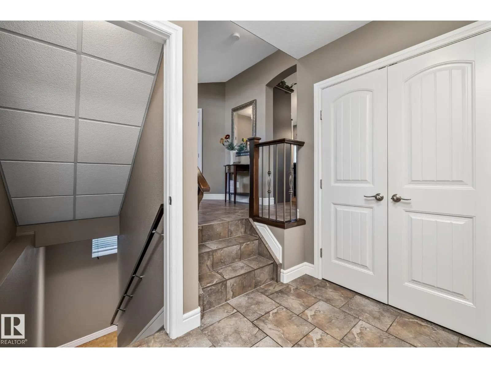 39 HILLSIDE TC
