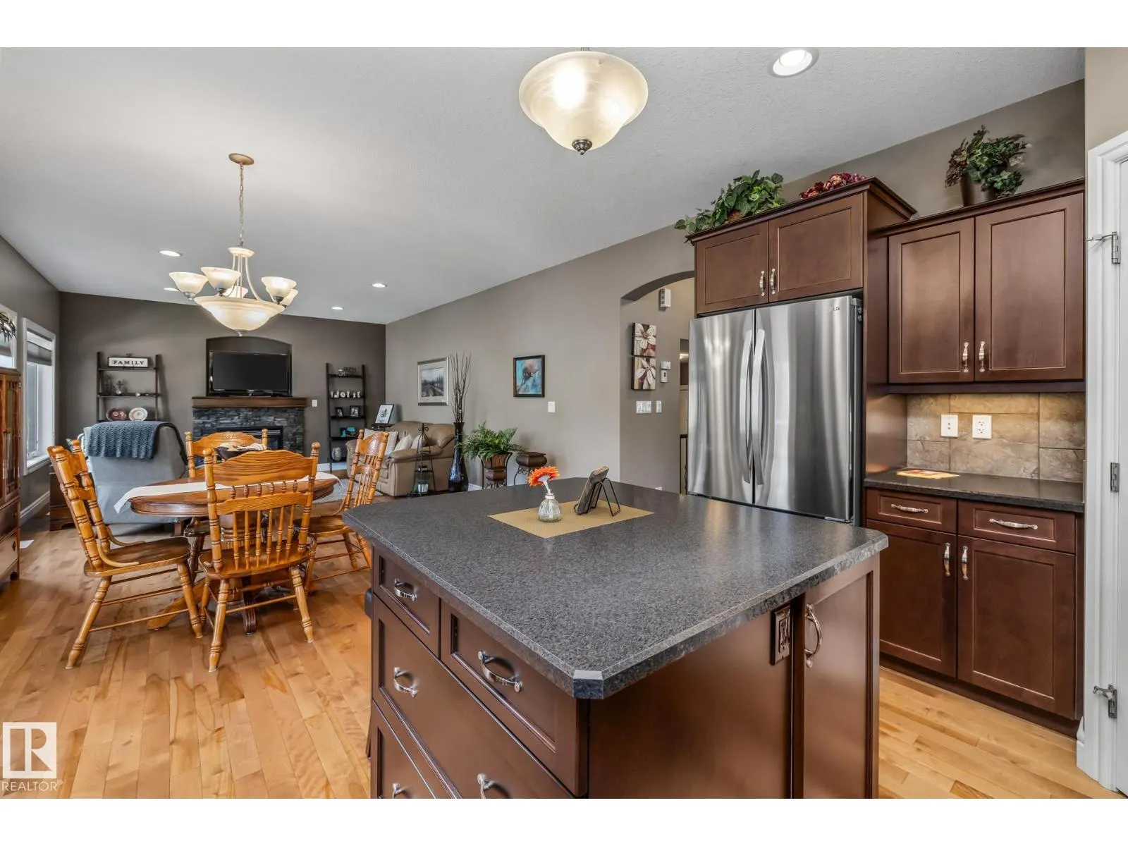39 HILLSIDE TC