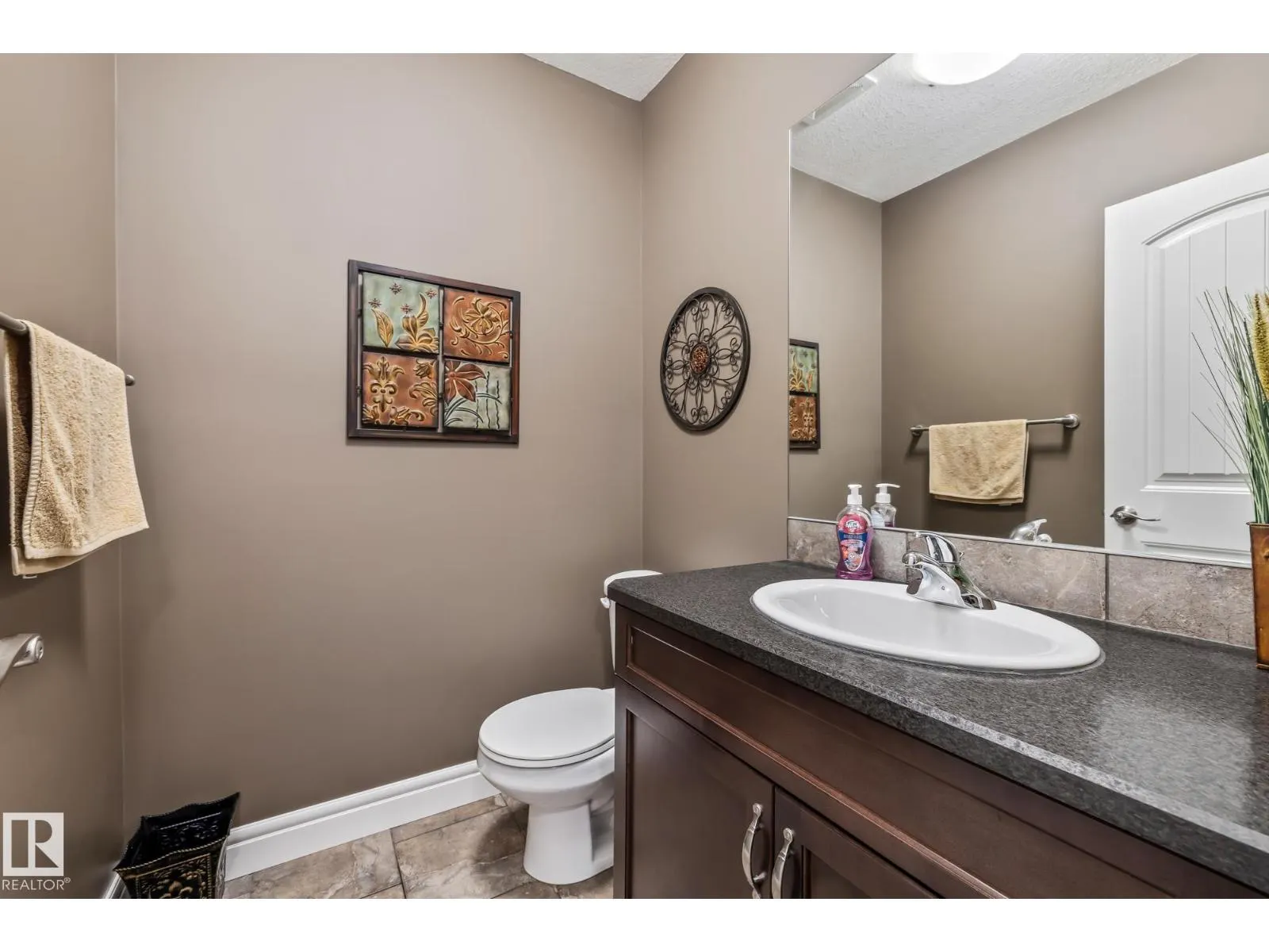 39 HILLSIDE TC