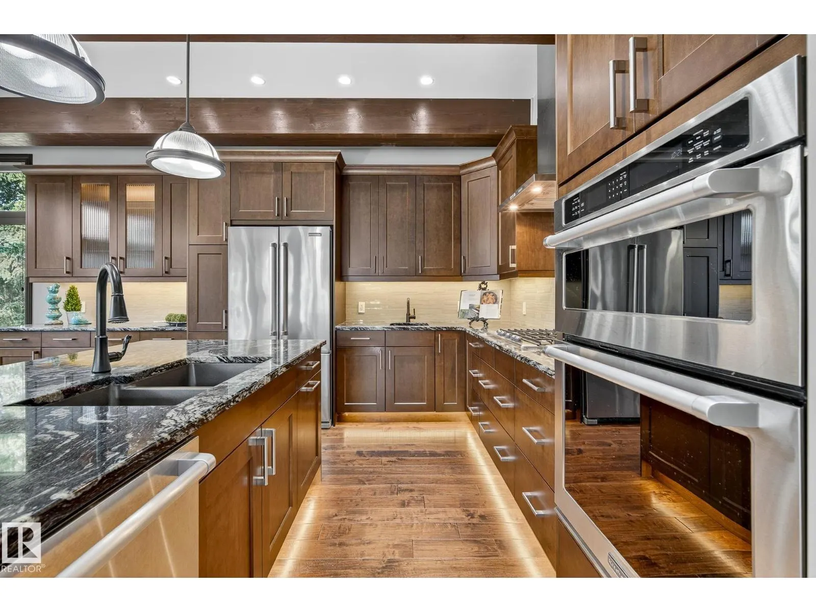 26028 MEADOWVIEW DR