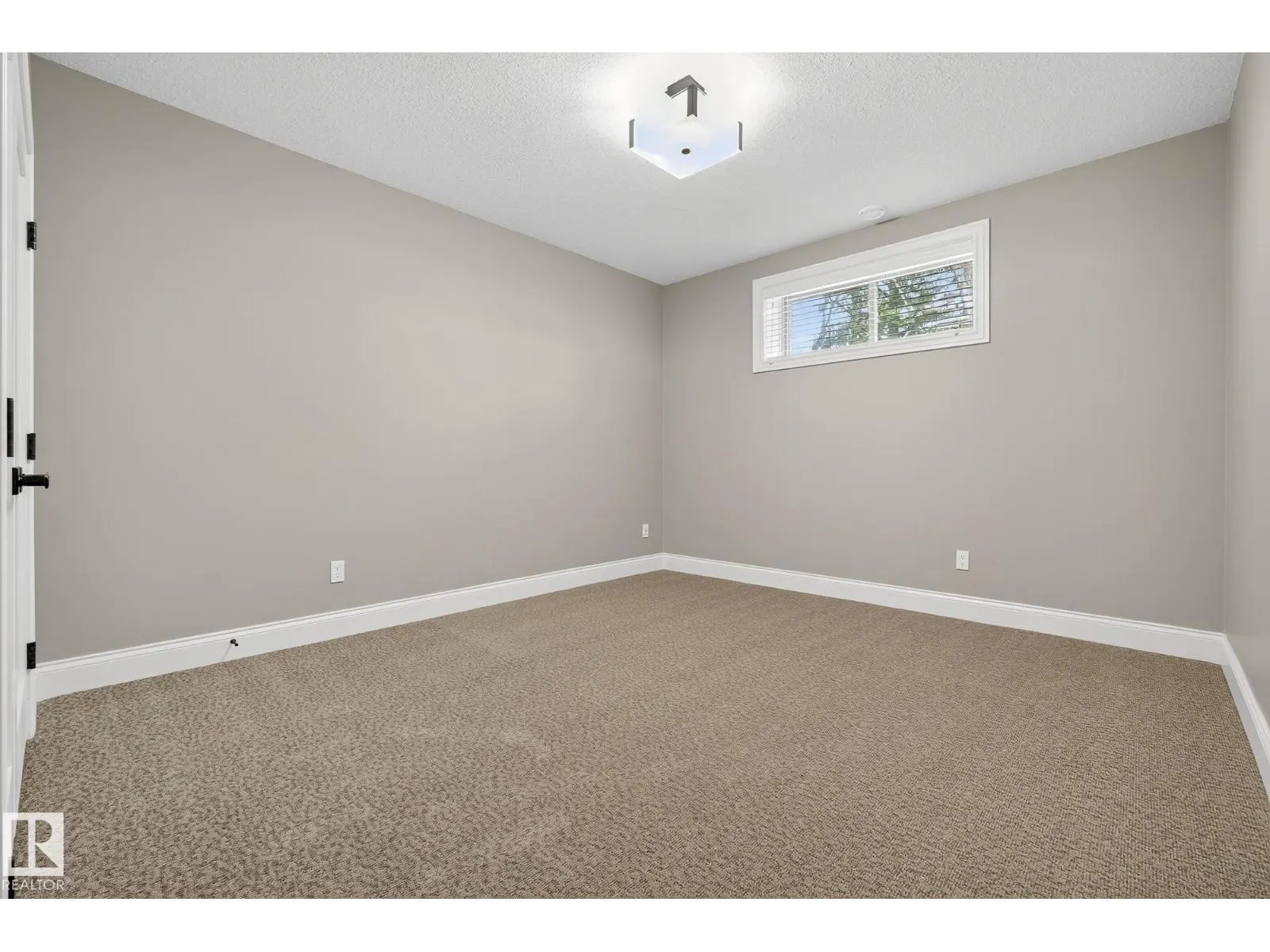26028 MEADOWVIEW DR