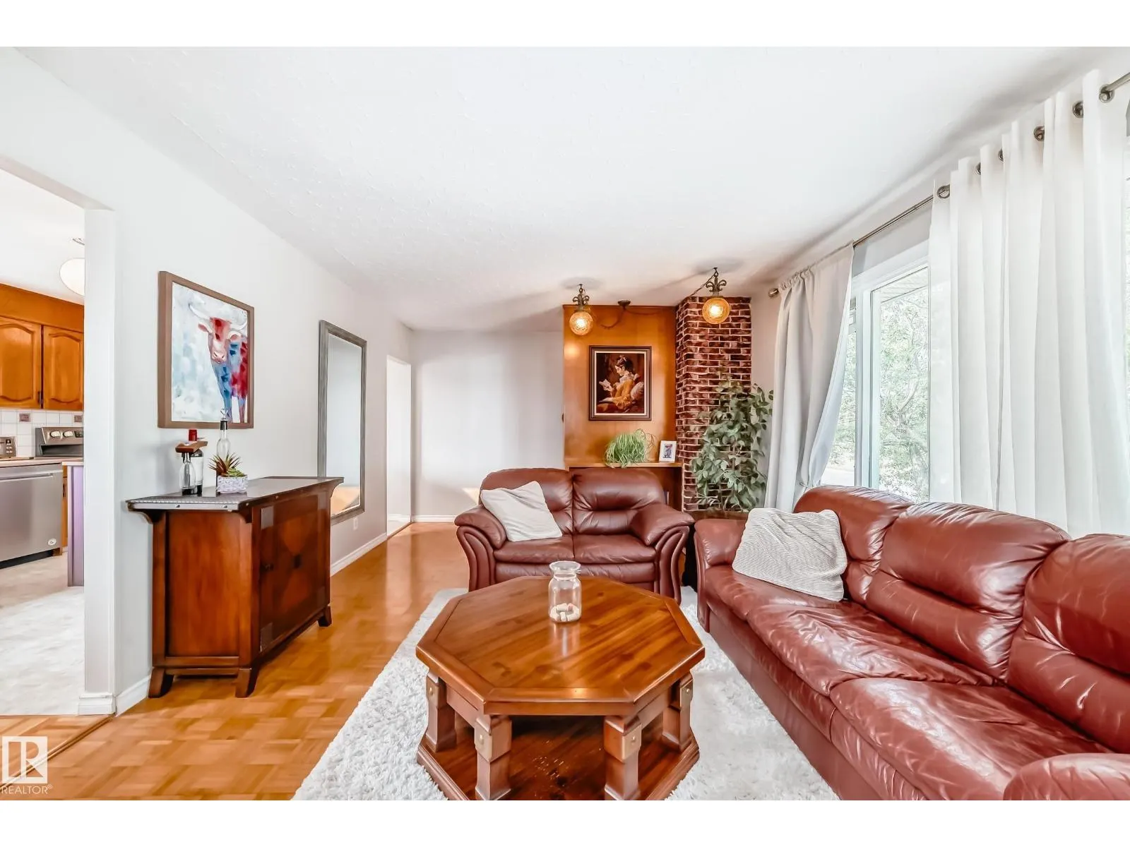 10511 135B AV NW