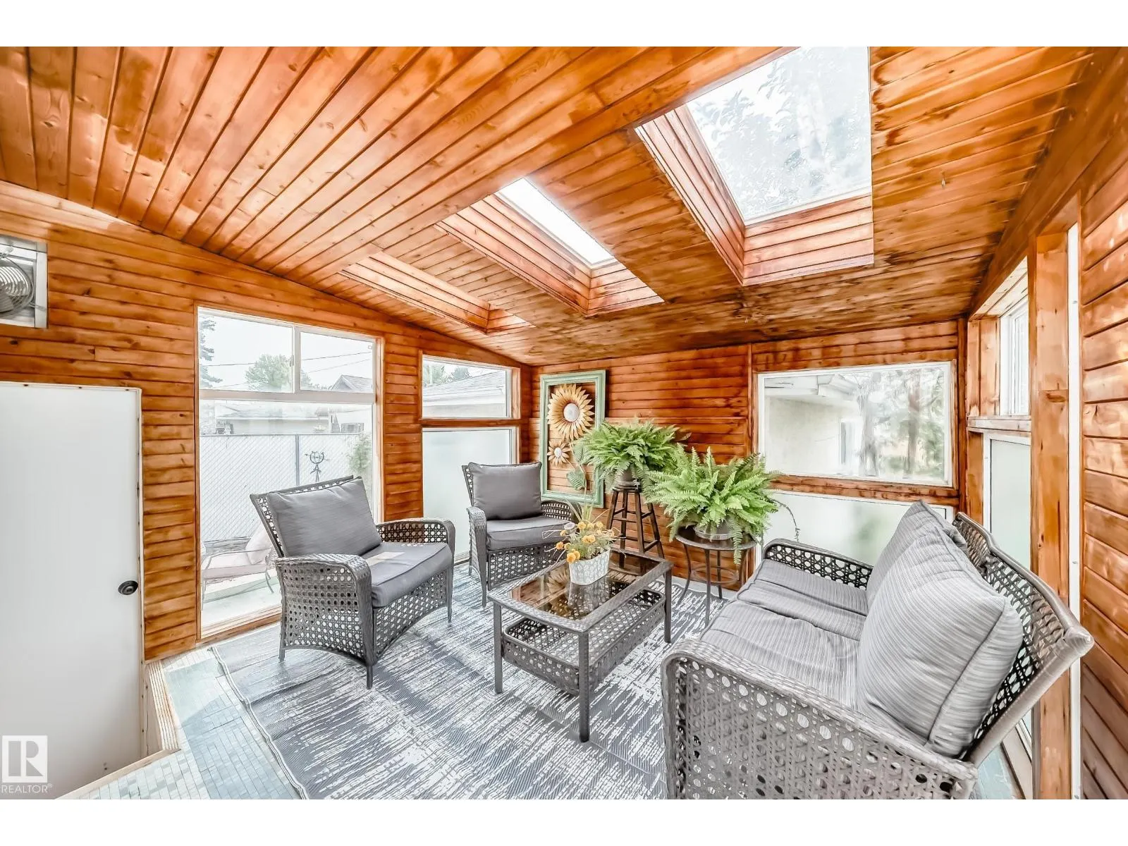 10511 135B AV NW