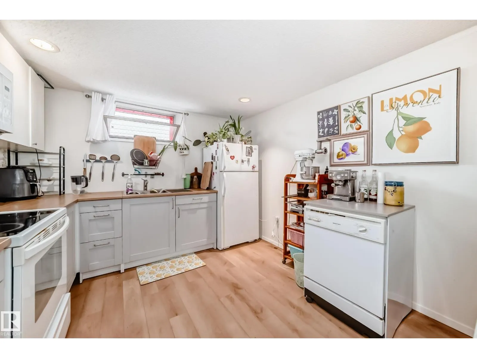 10511 135B AV NW