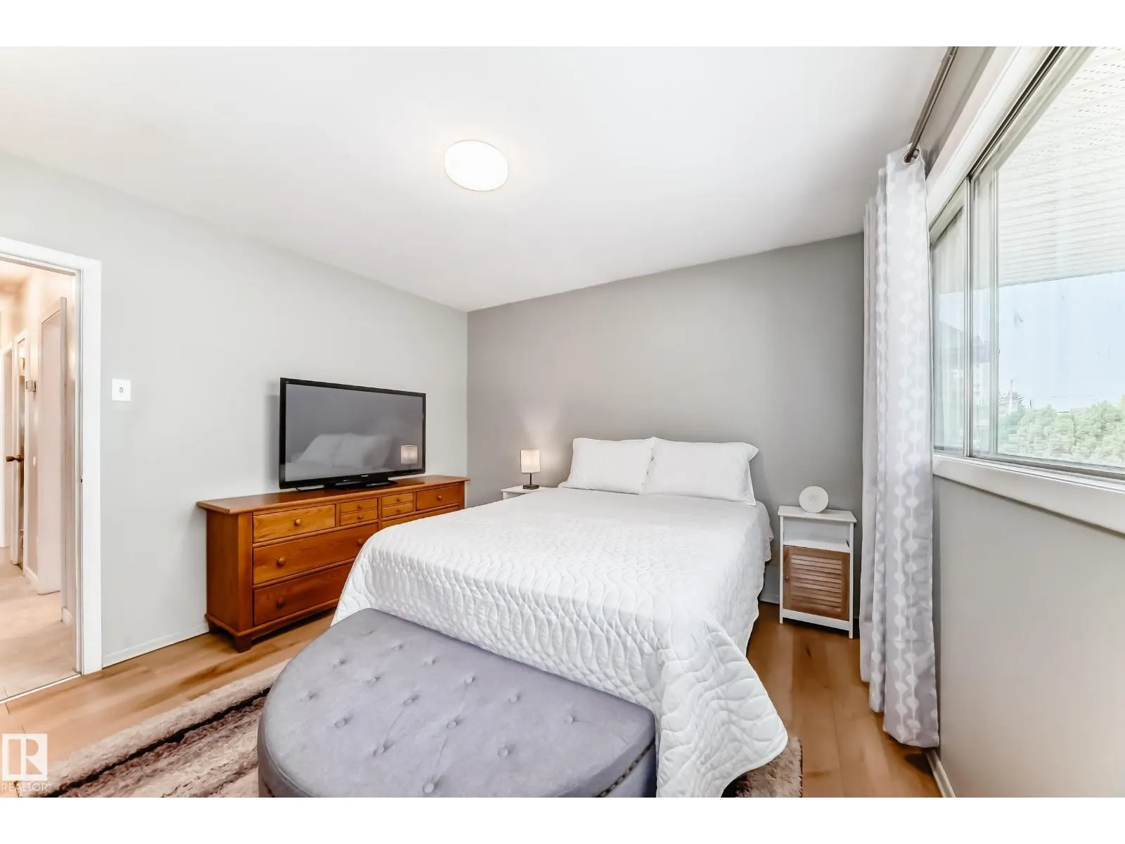 10511 135B AV NW