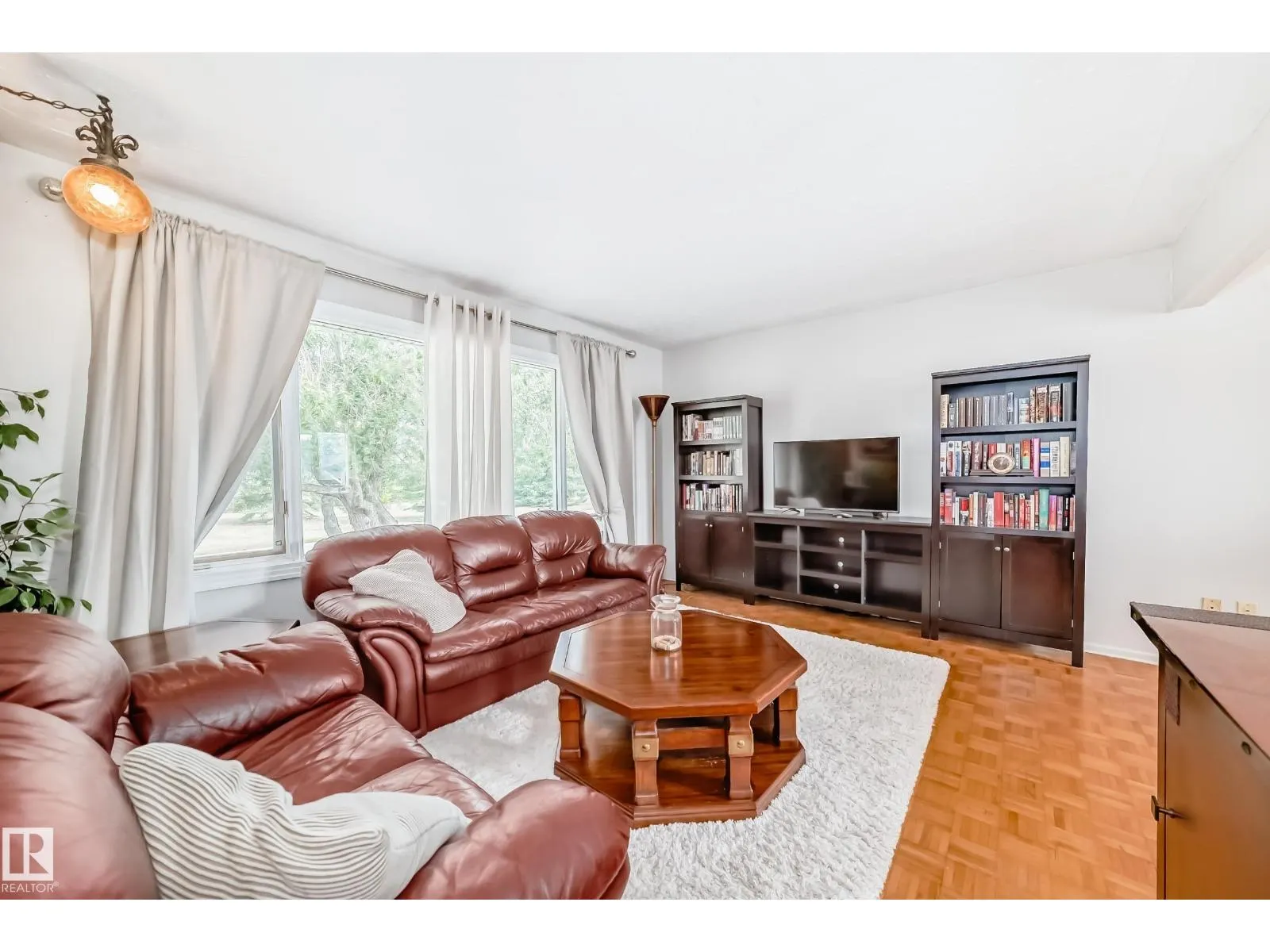 10511 135B AV NW