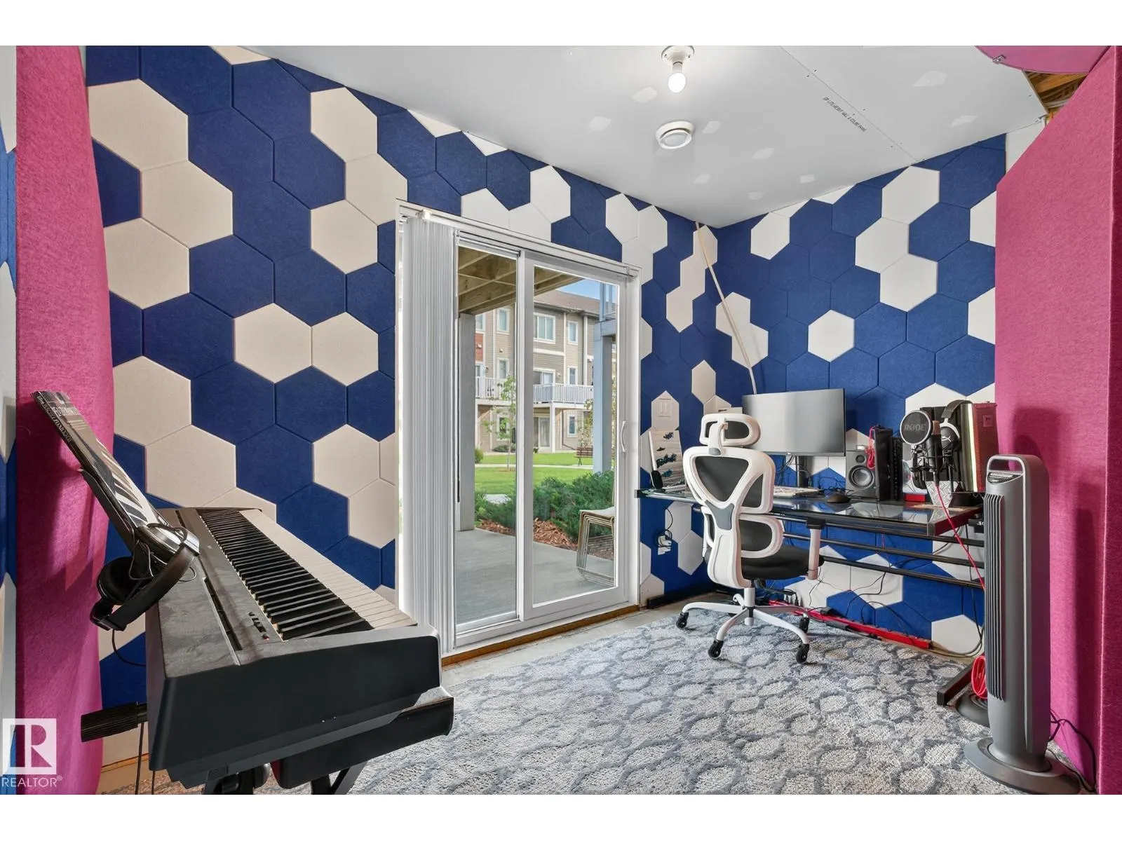 #74 320 SECORD BV NW