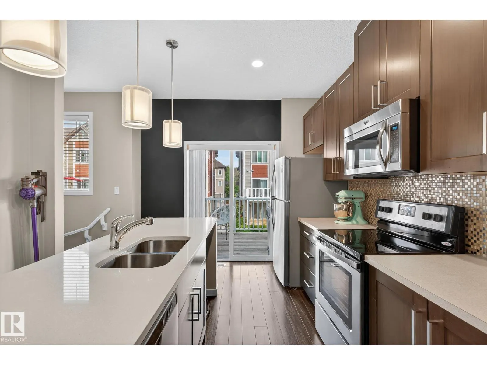 #74 320 SECORD BV NW