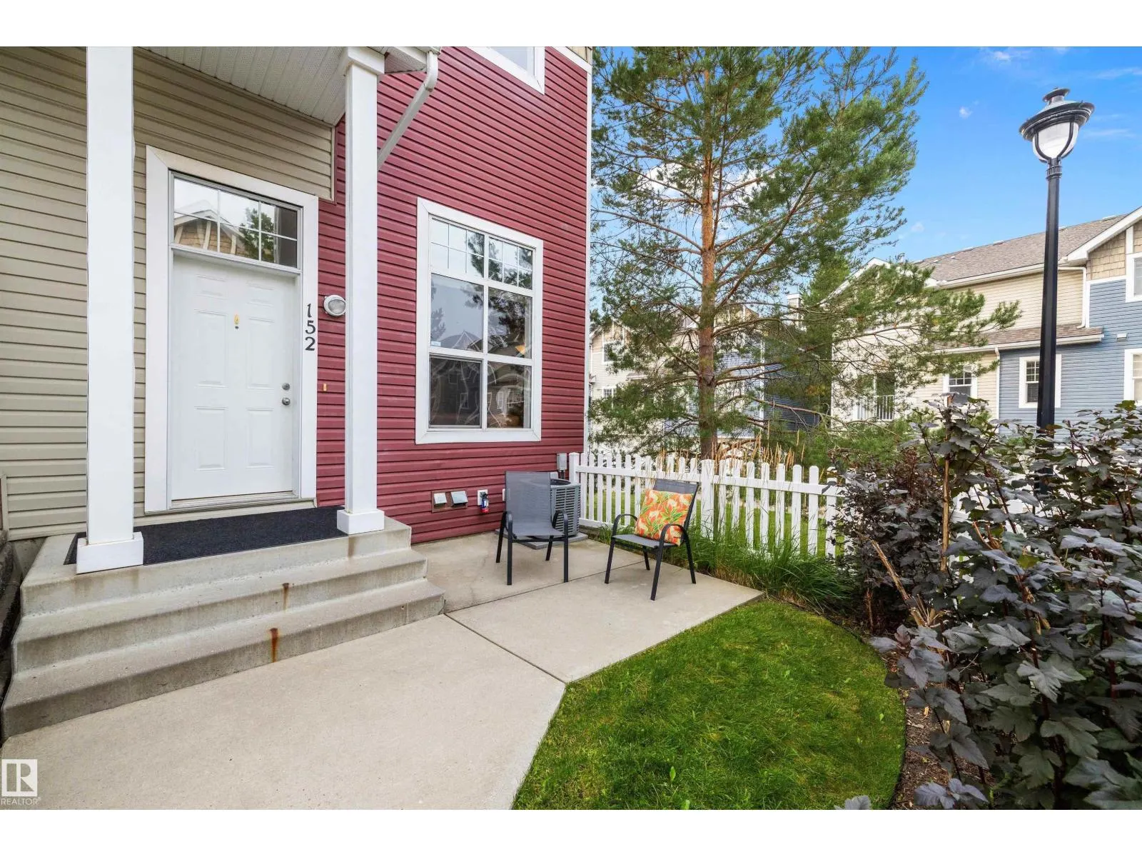 #152 5604 199 ST NW