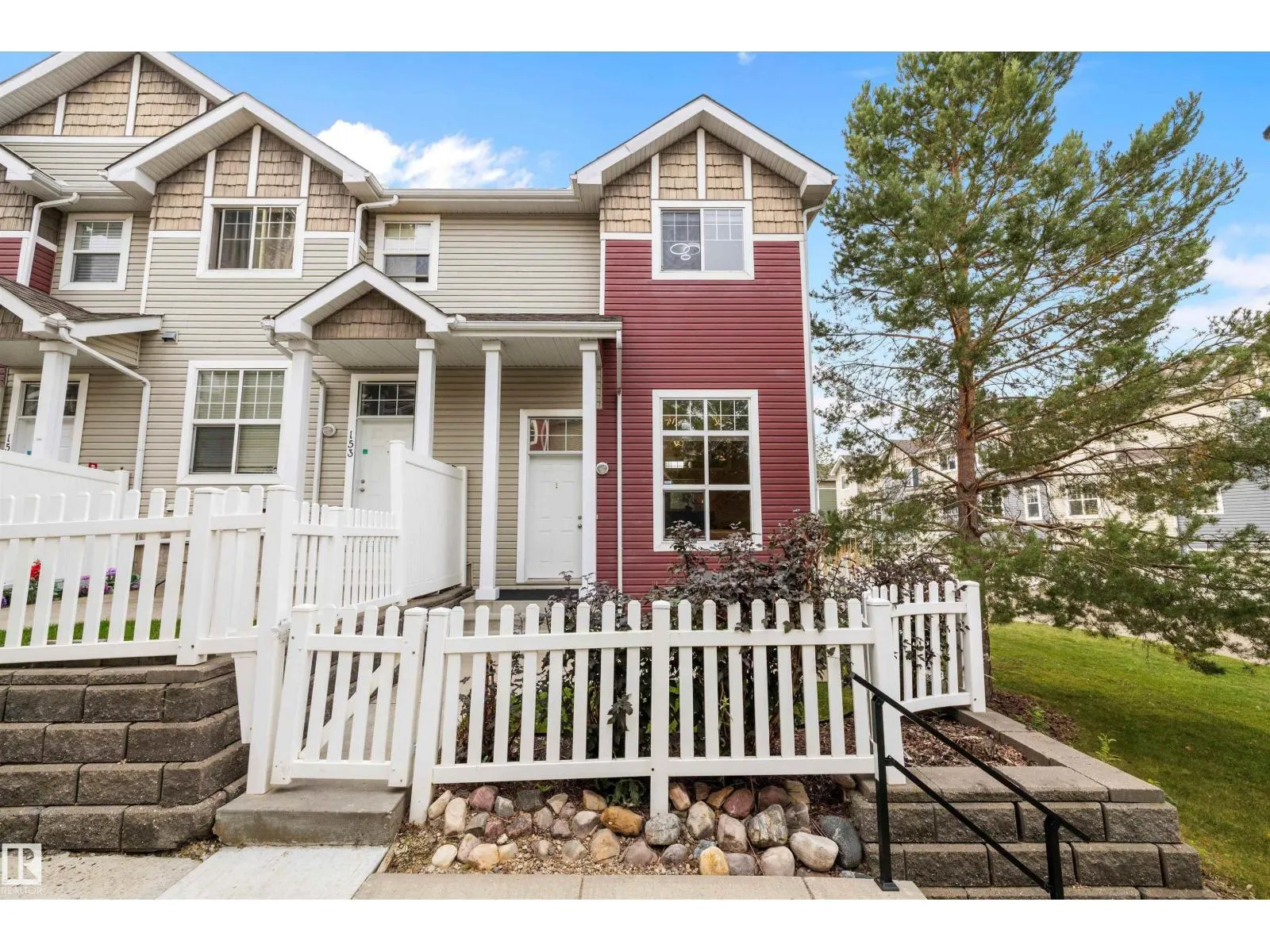 #152 5604 199 ST NW