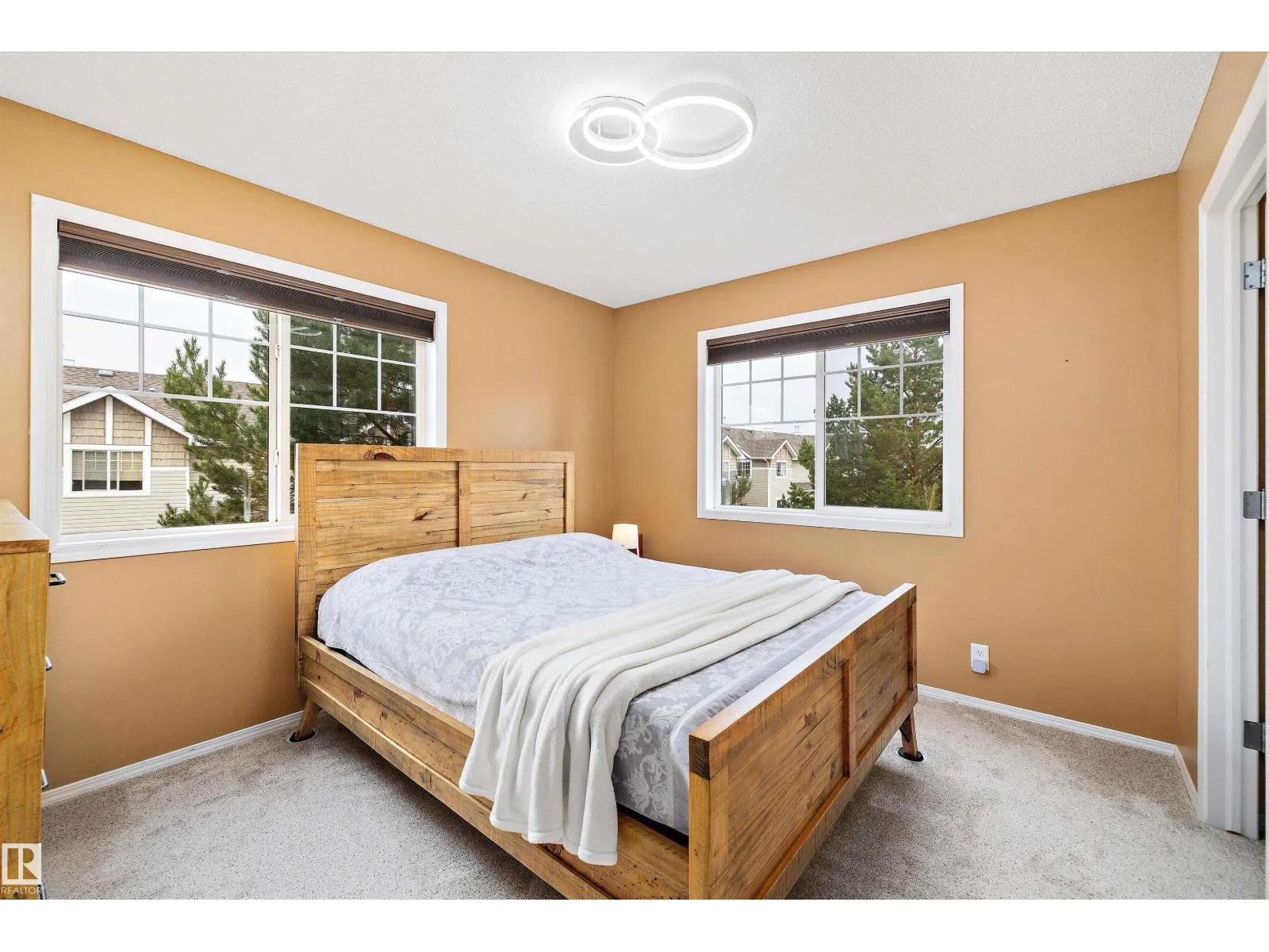 #152 5604 199 ST NW