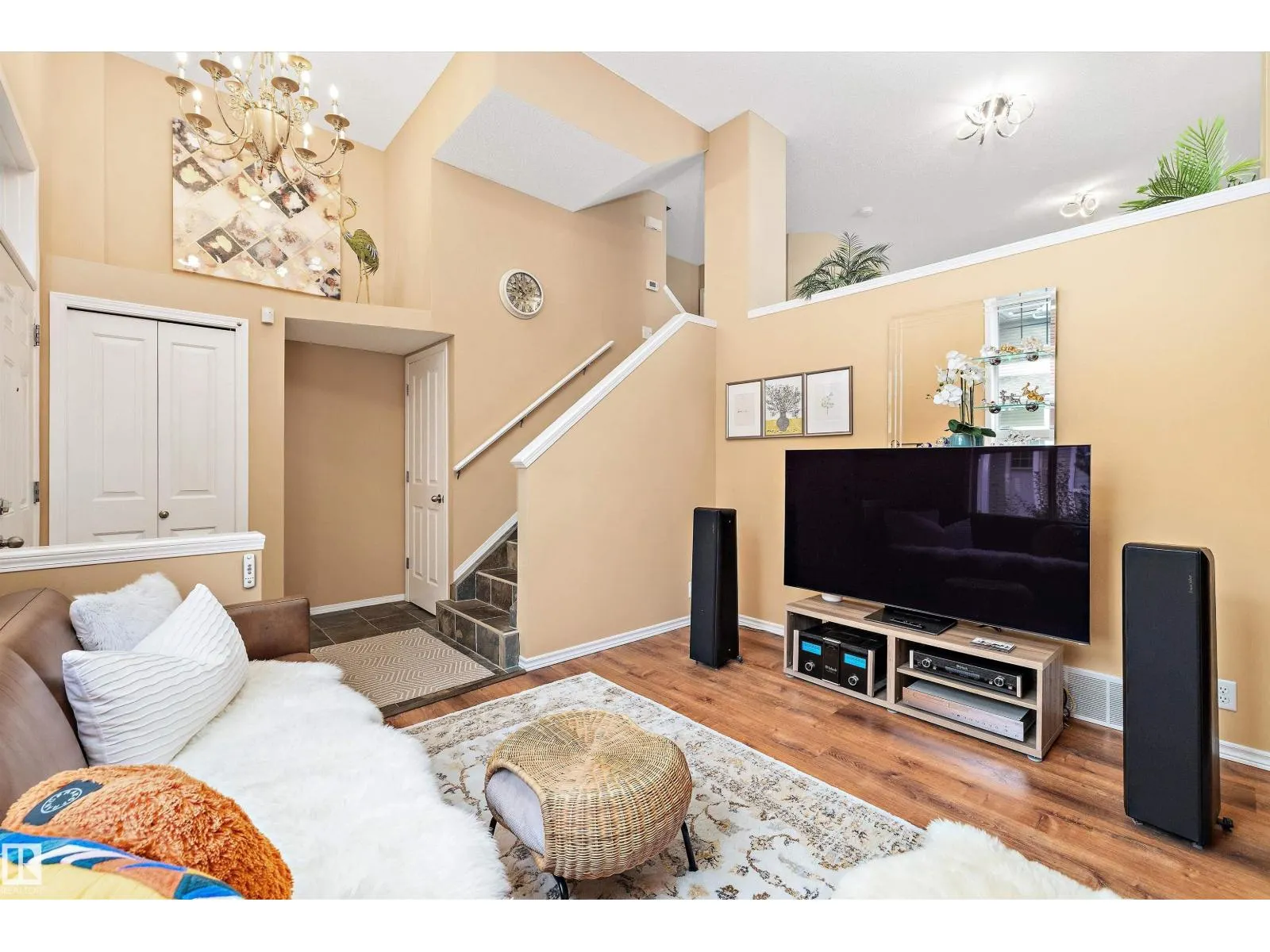 #152 5604 199 ST NW