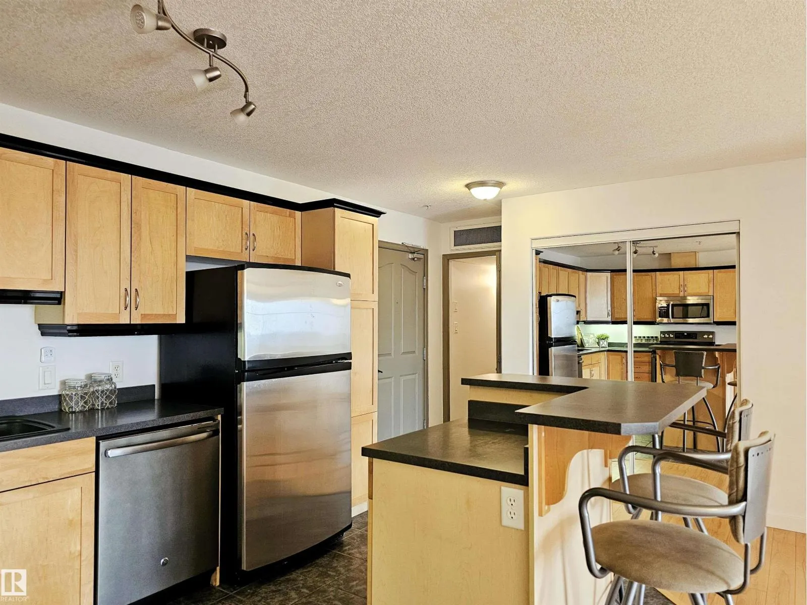 #429 78A MCKENNEY AV