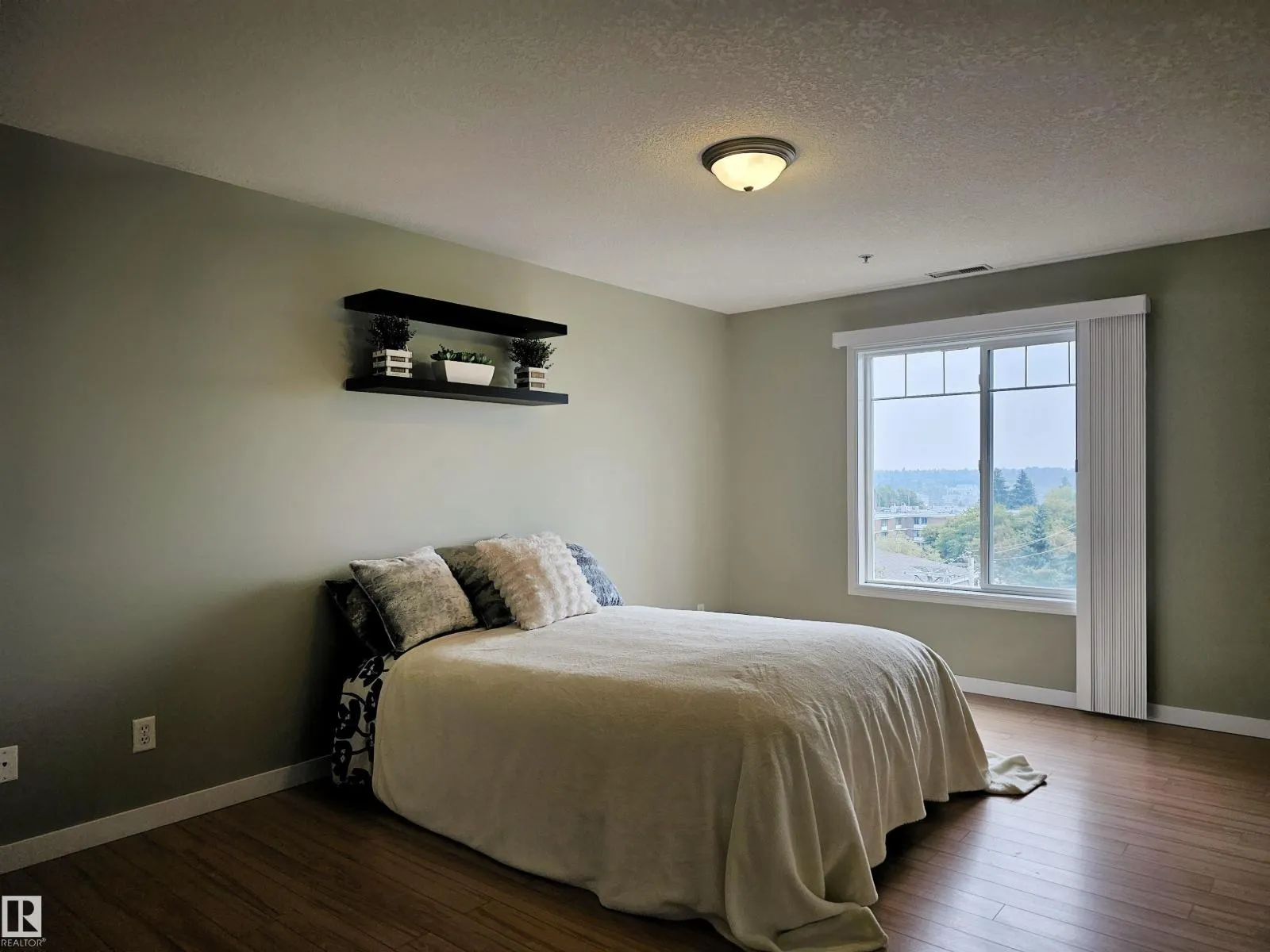 #429 78A MCKENNEY AV