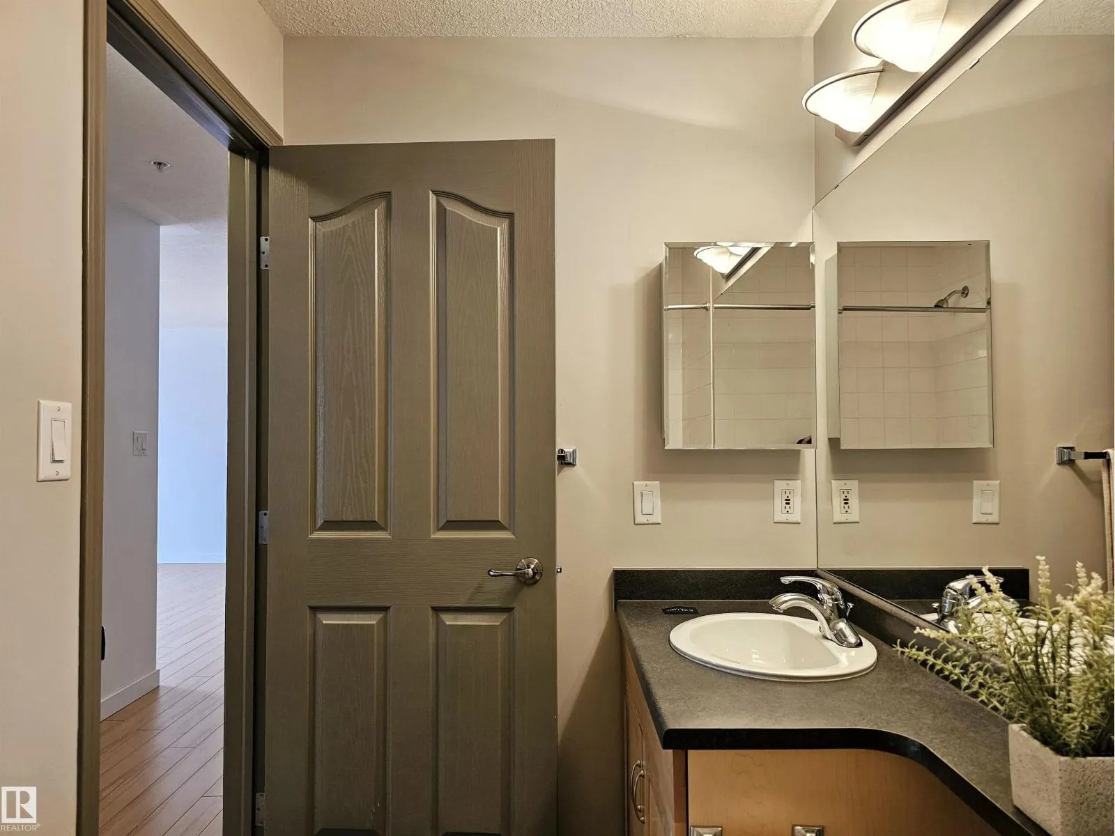 #429 78A MCKENNEY AV