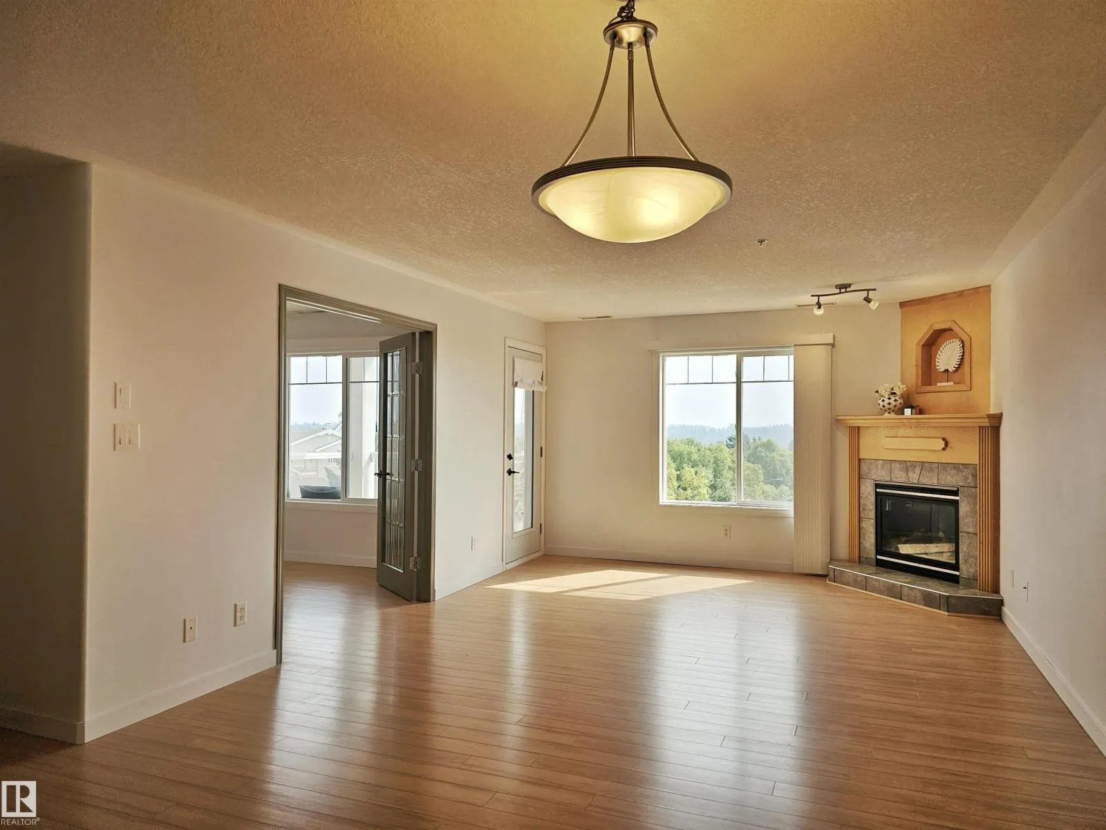#429 78A MCKENNEY AV