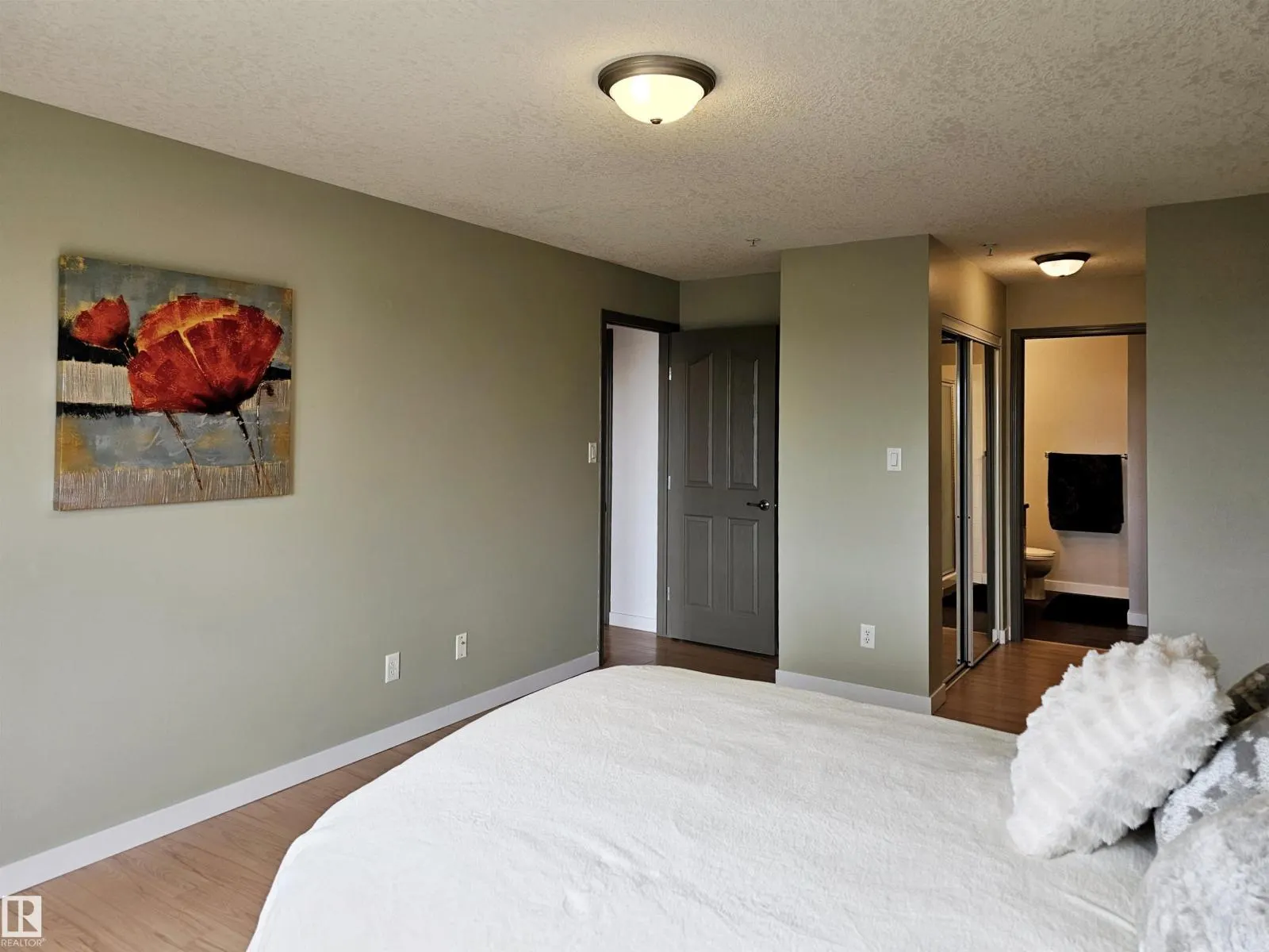 #429 78A MCKENNEY AV