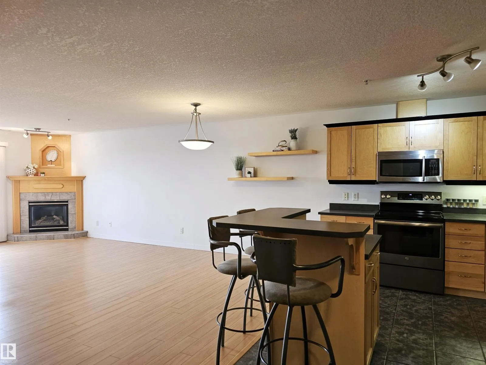 #429 78A MCKENNEY AV