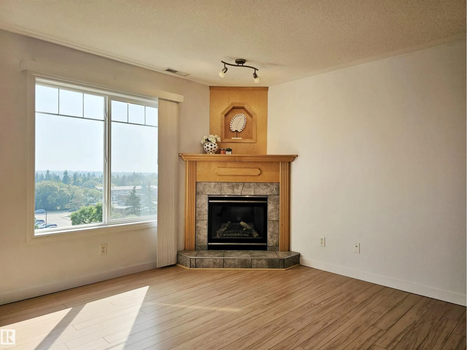 #429 78A MCKENNEY AV