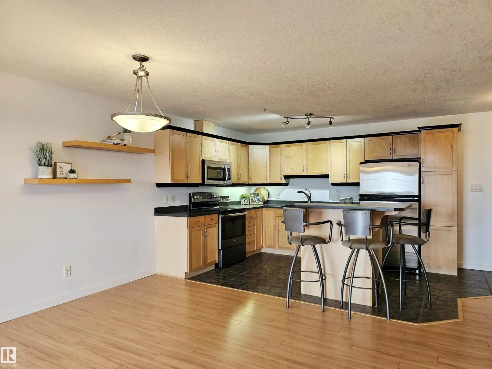 #429 78A MCKENNEY AV