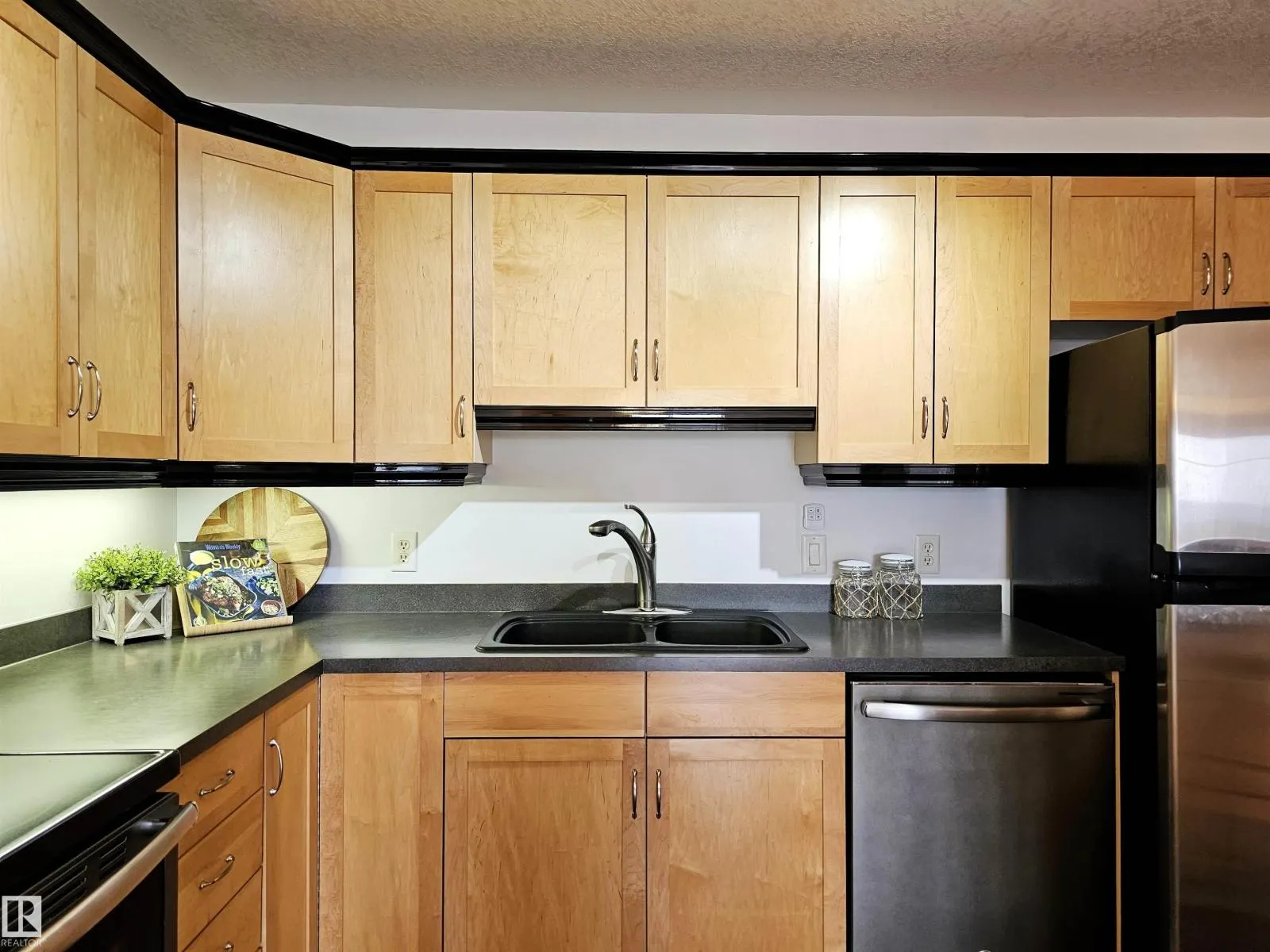 #429 78A MCKENNEY AV