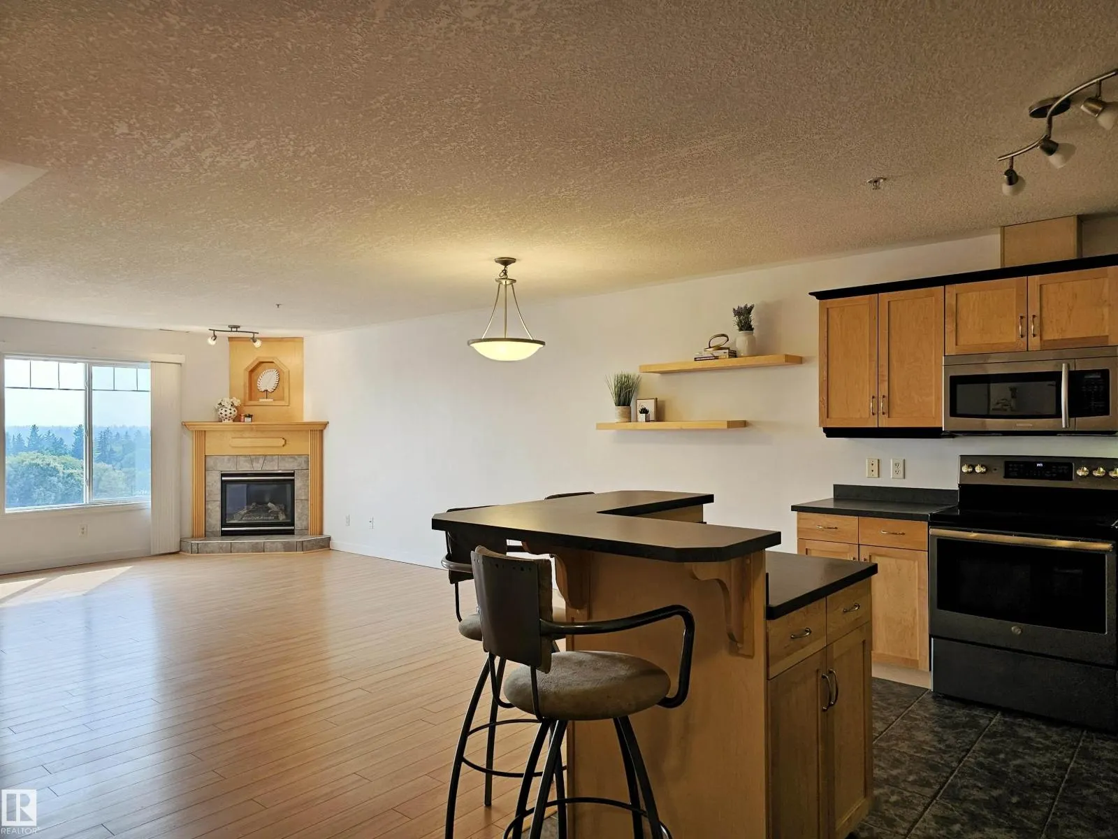 #429 78A MCKENNEY AV