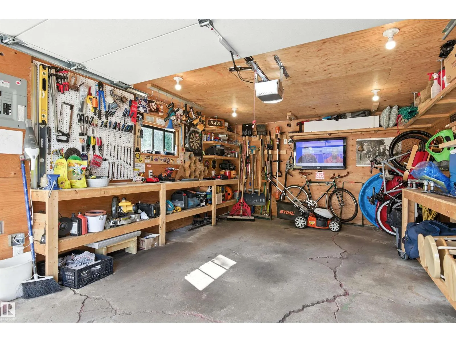 7744 86 AV NW NW
